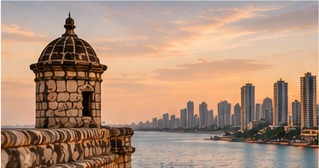 Atardecer sobre las murallas de Cartagena